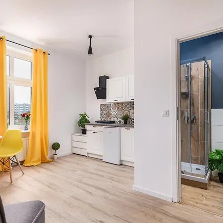 Apartly - 2, Czarnieckiego 11 Dworzec *