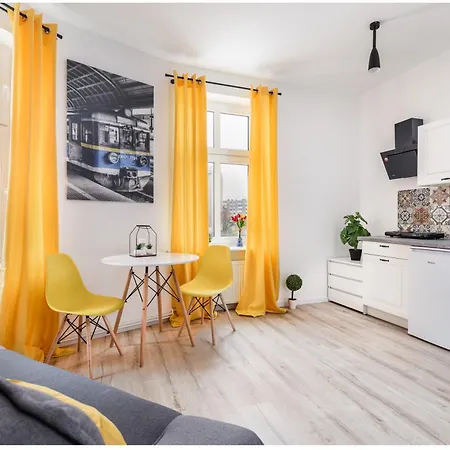 Apartly - 2, Czarnieckiego 11 Dworzec Lägenhet