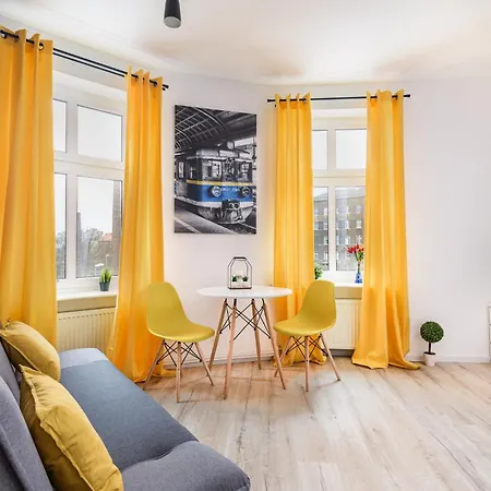 Apartly - 2, Czarnieckiego 11 Dworzec *