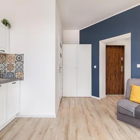 Apartly - 2, Czarnieckiego 11 Dworzec