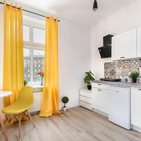 Apartly - 2, Czarnieckiego 11 Dworzec Lägenhet
